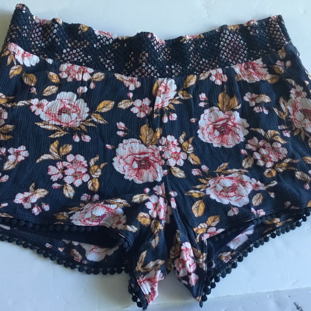 Lauren Conrad blue/pink floral shorts. Small